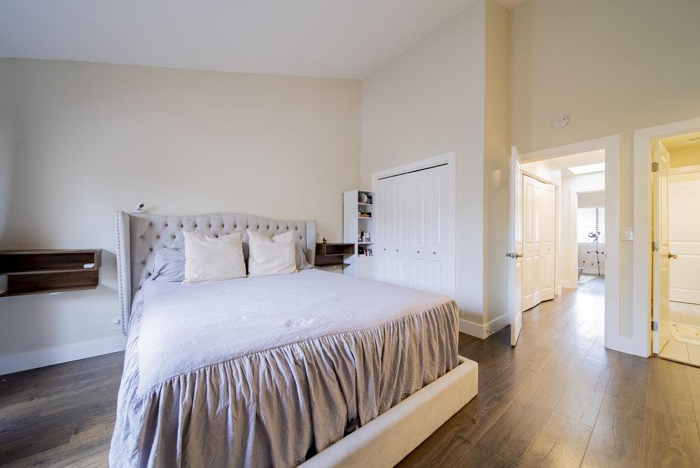 260 West Dunne AVE 18