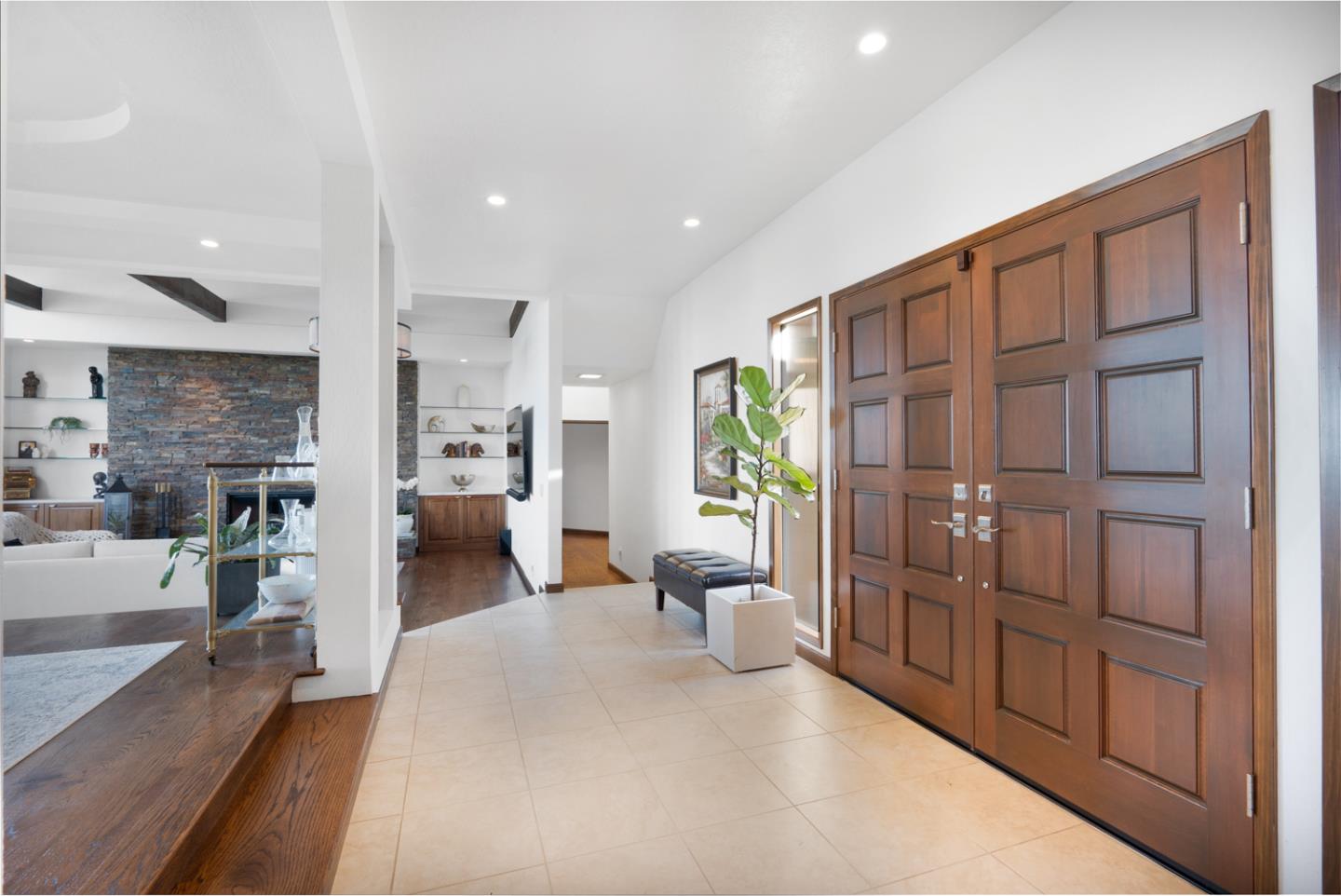 3055 Paseo Vista AVE