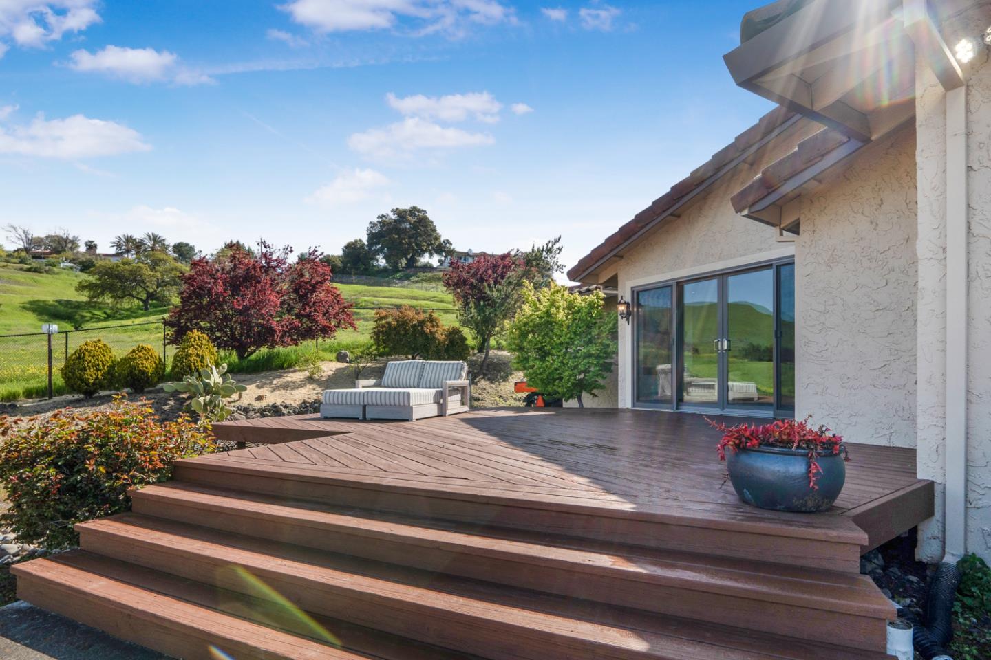 3055 Paseo Vista AVE