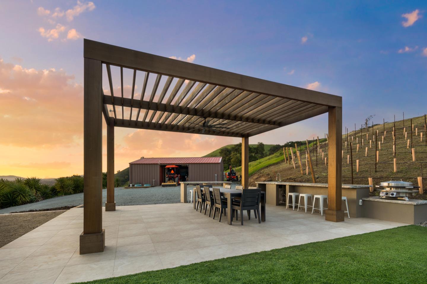 3055 Paseo Vista AVE