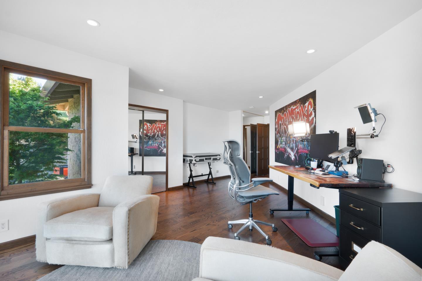 3055 Paseo Vista AVE