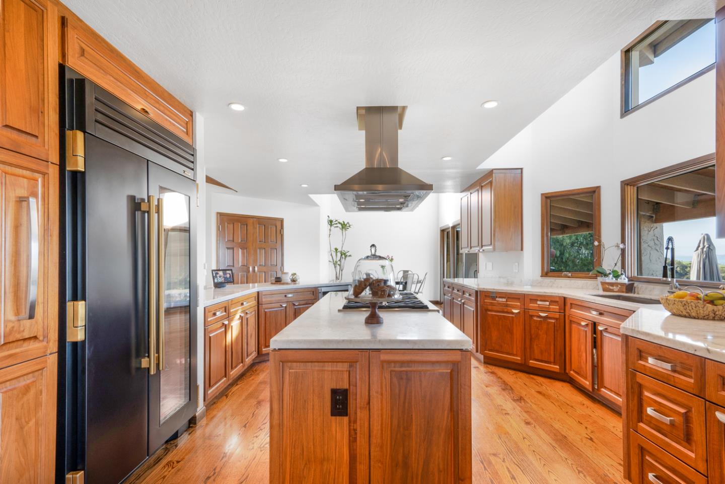 3055 Paseo Vista AVE