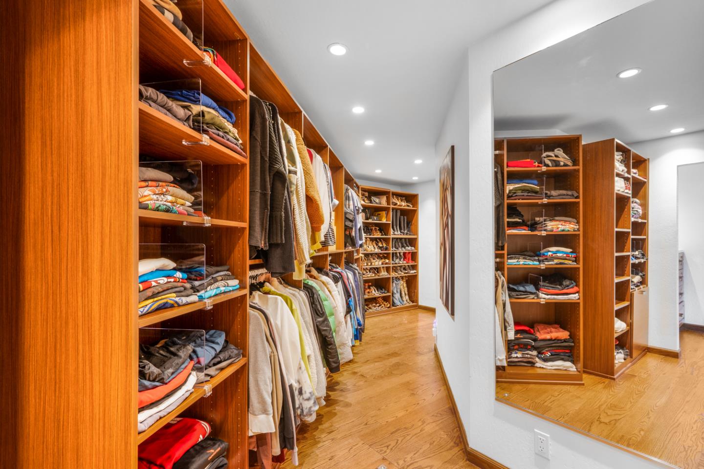 3055 Paseo Vista AVE