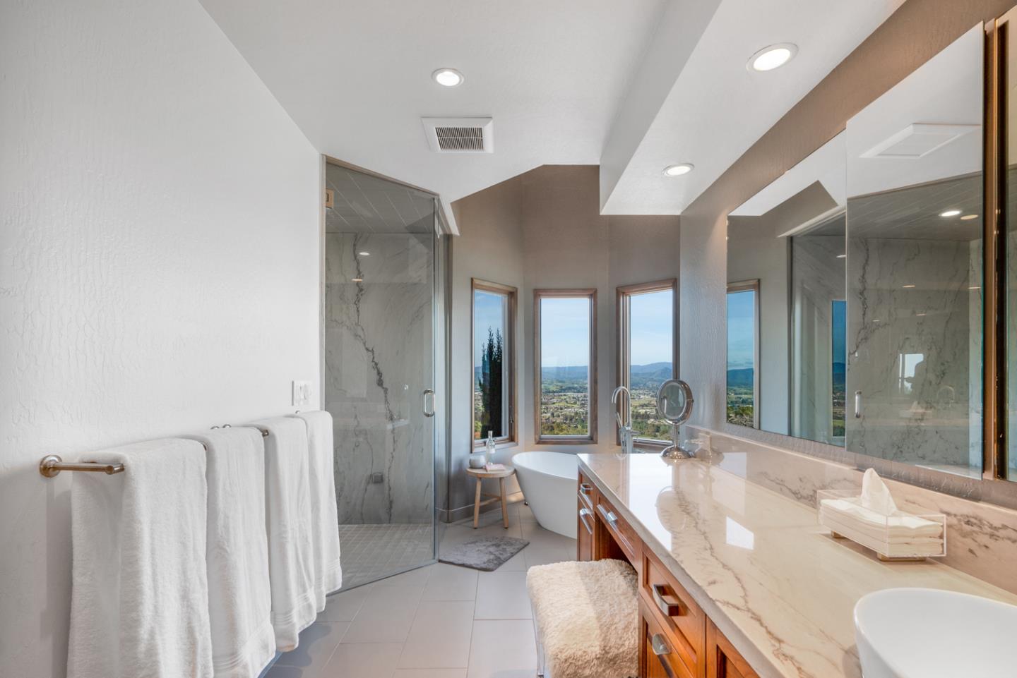 3055 Paseo Vista AVE