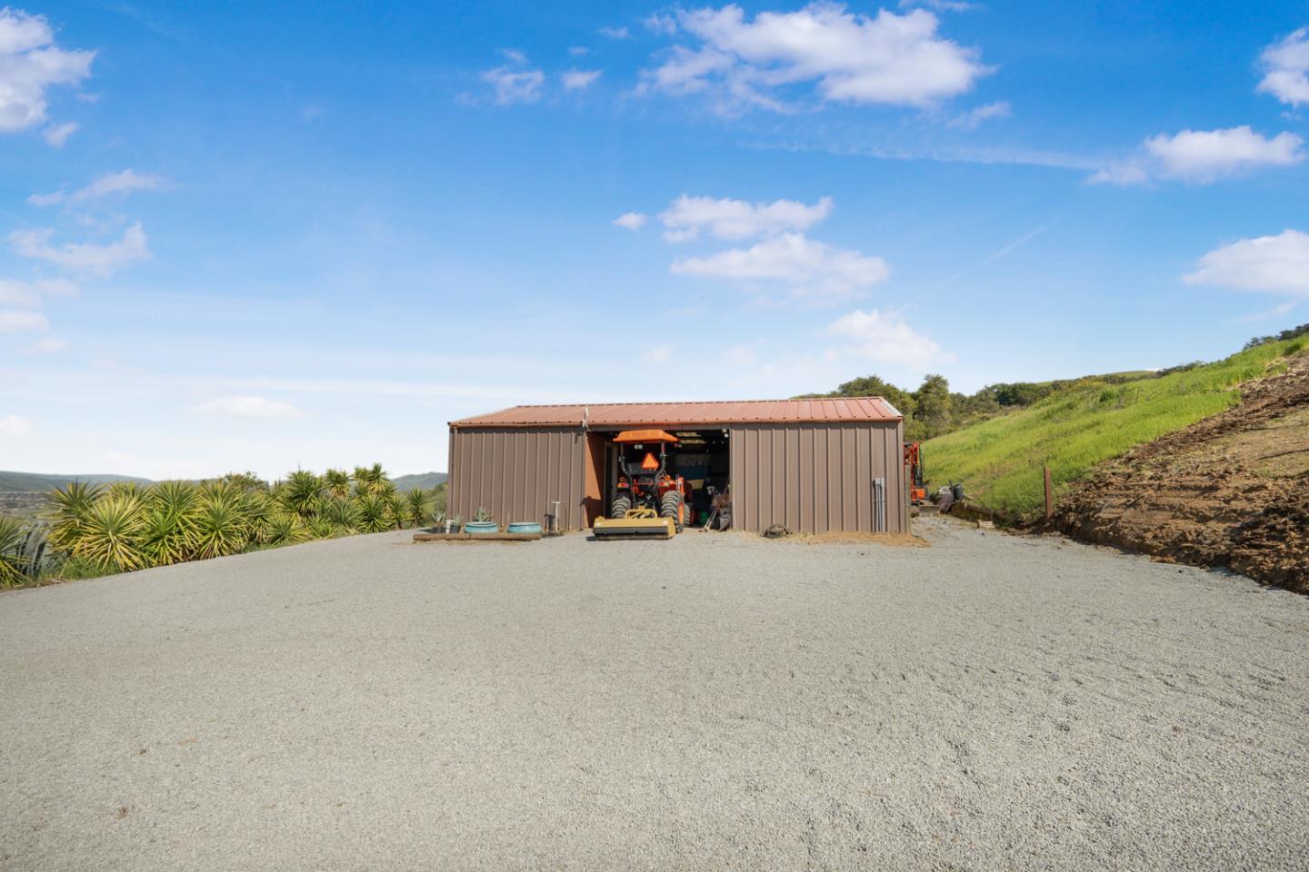 3055 Paseo Vista AVE