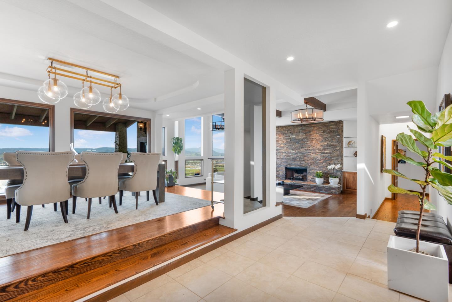 3055 Paseo Vista AVE