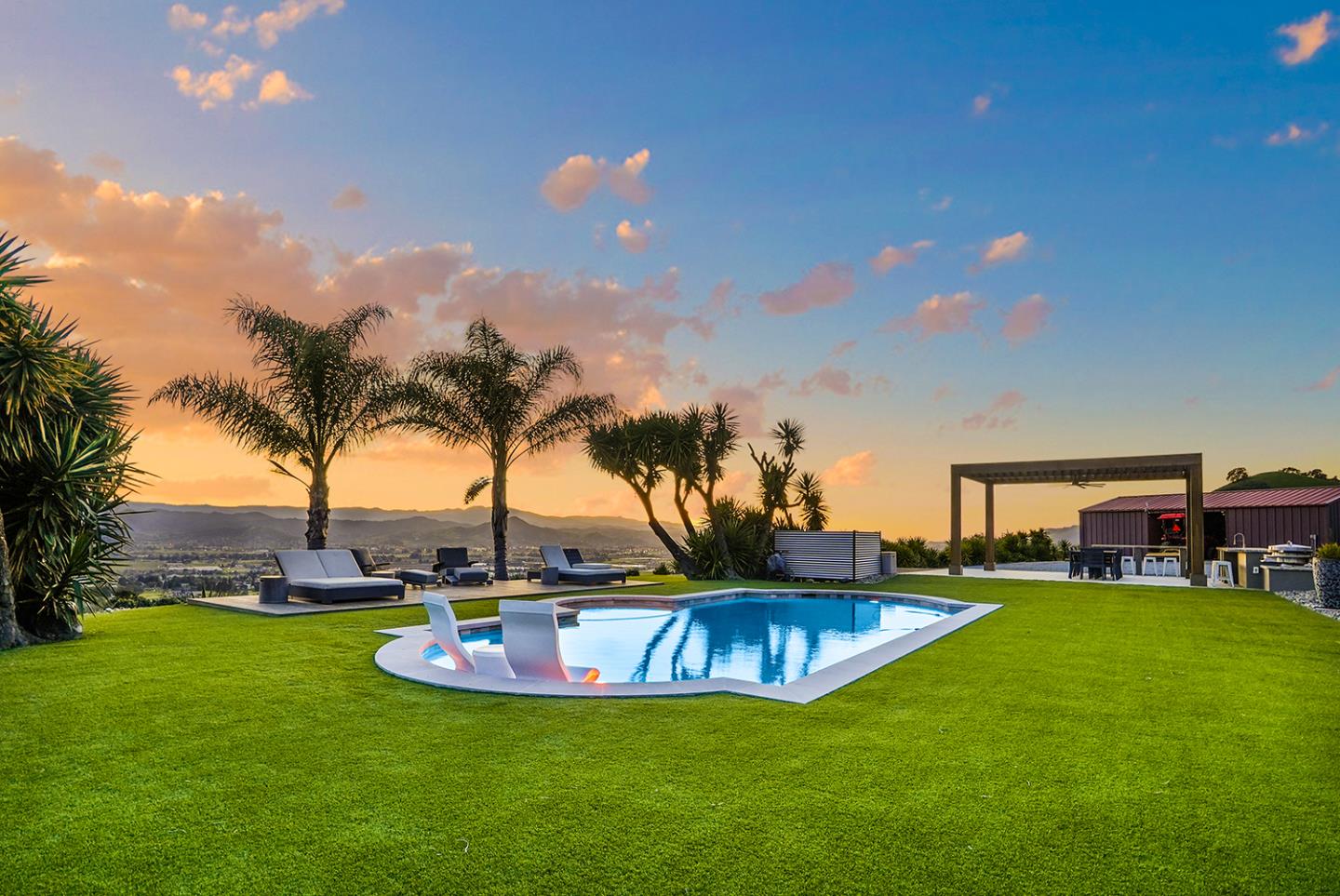 3055 Paseo Vista AVE