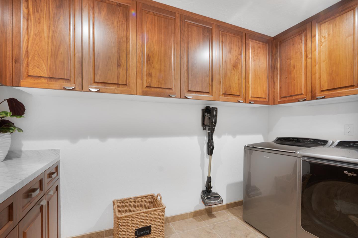 3055 Paseo Vista AVE