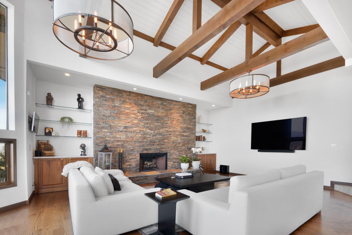 3055 Paseo Vista AVE