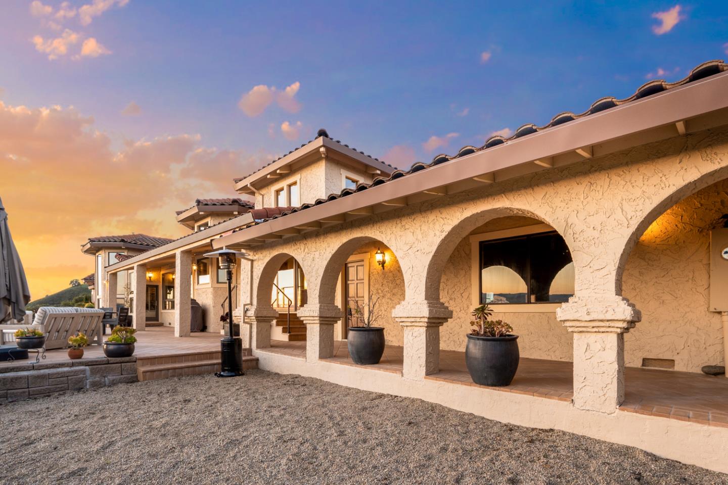 3055 Paseo Vista AVE