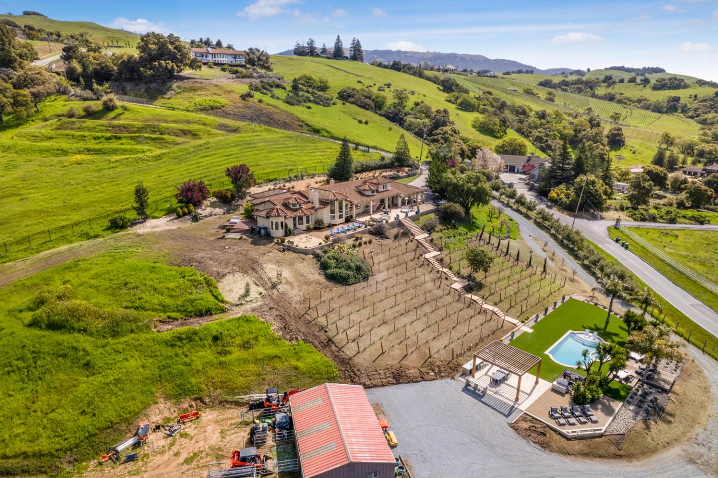 3055 Paseo Vista AVE