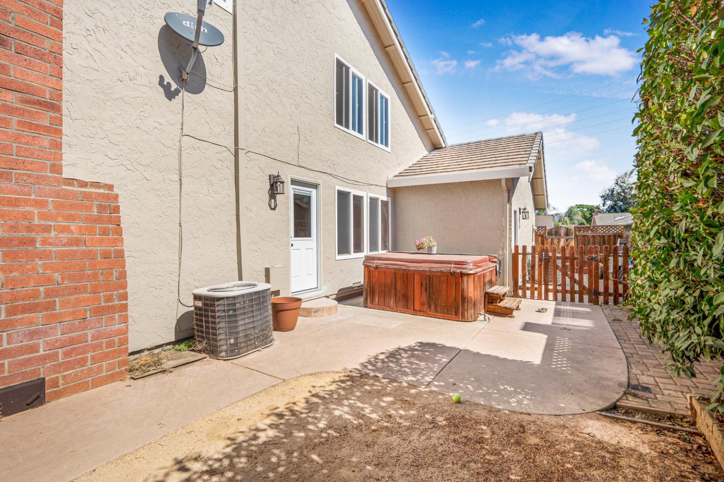 16711 Willow Creek DR