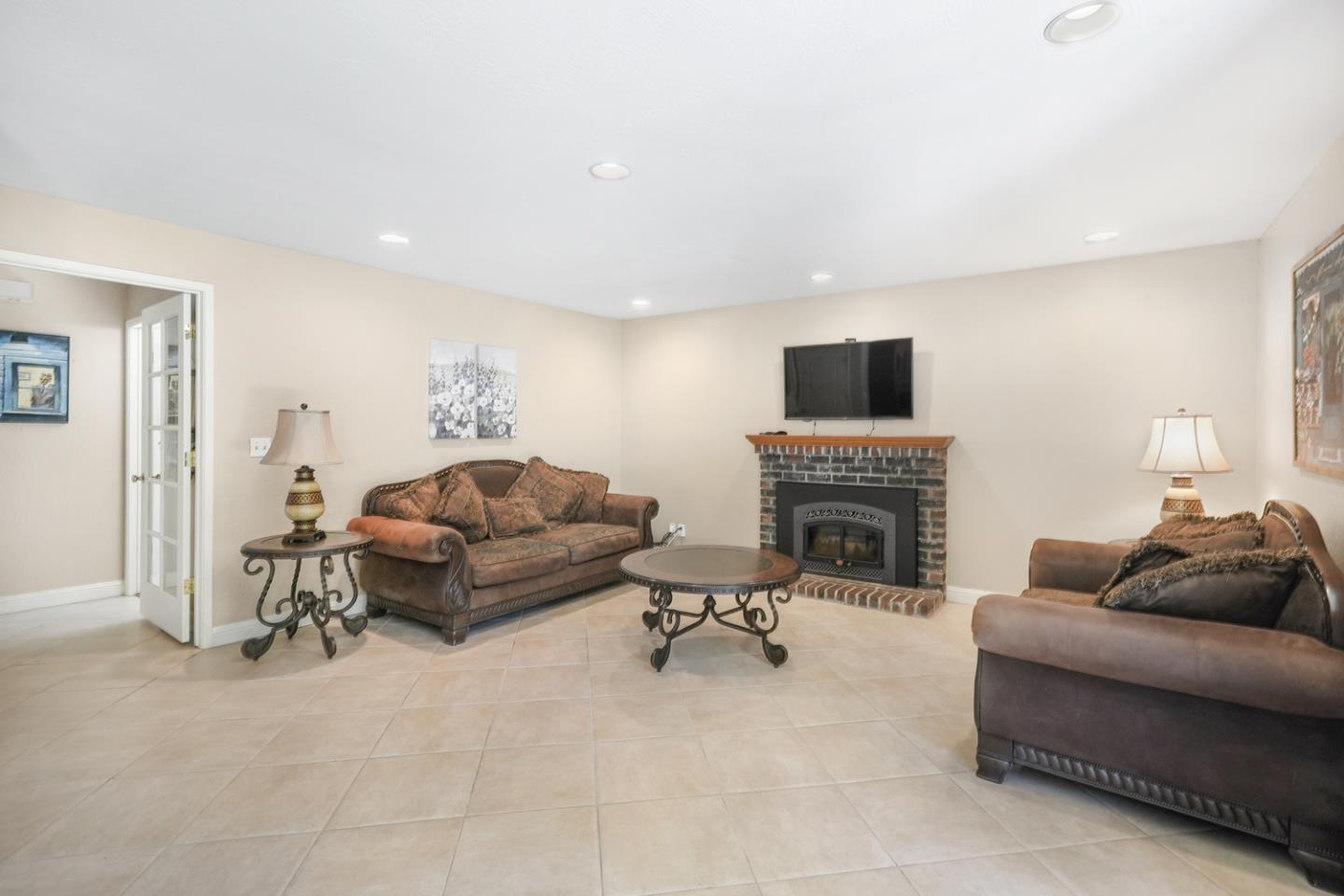 16711 Willow Creek DR