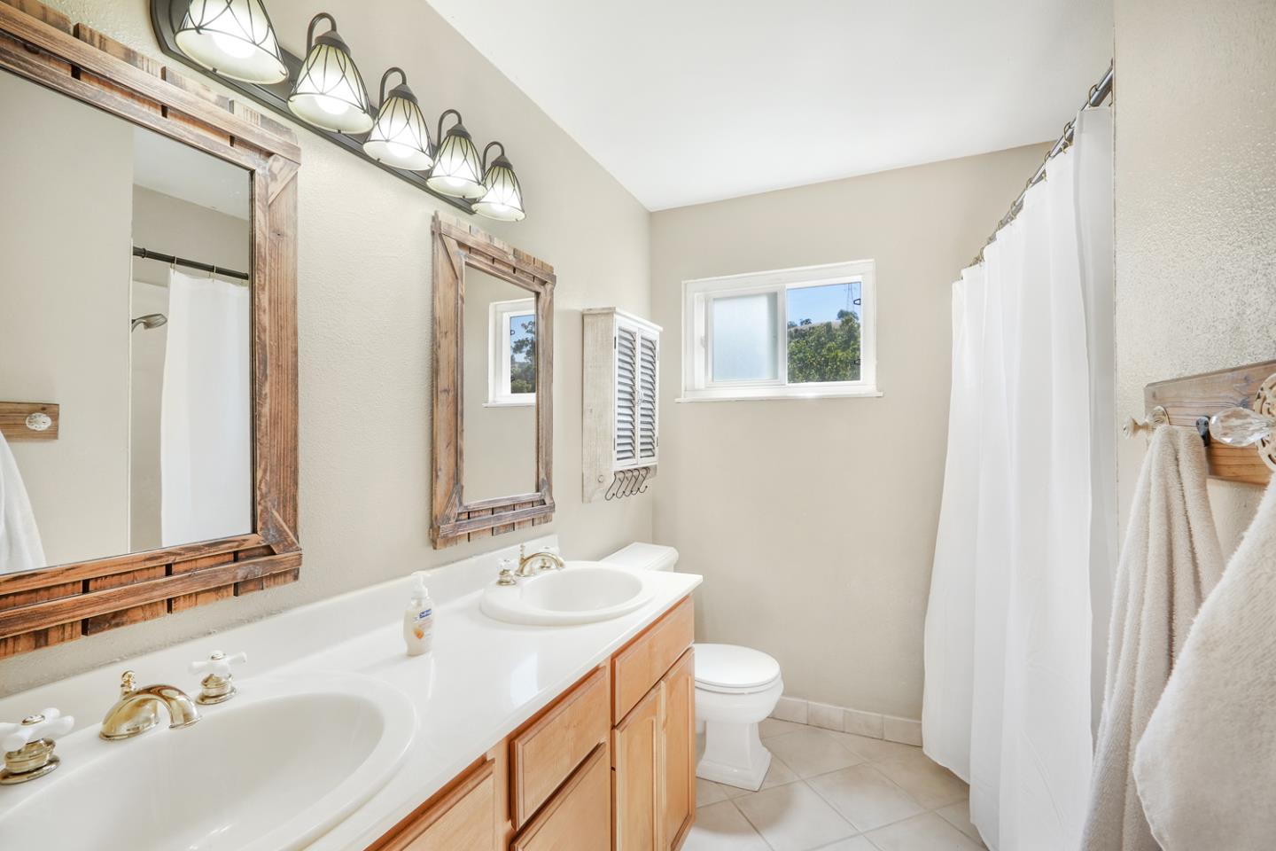 16711 Willow Creek DR