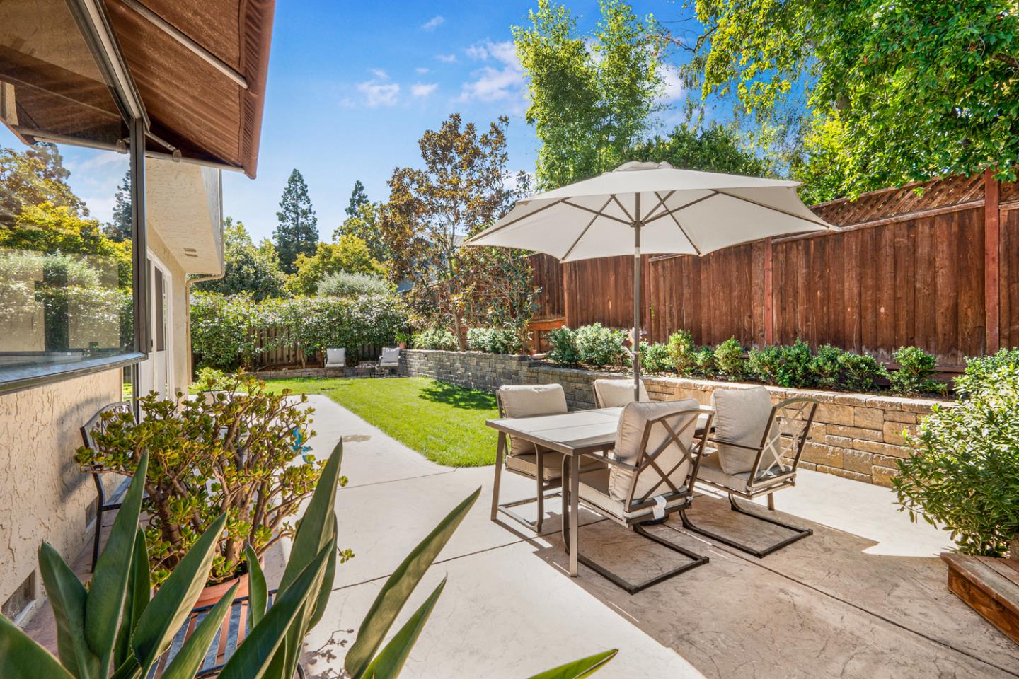 16711 Willow Creek DR