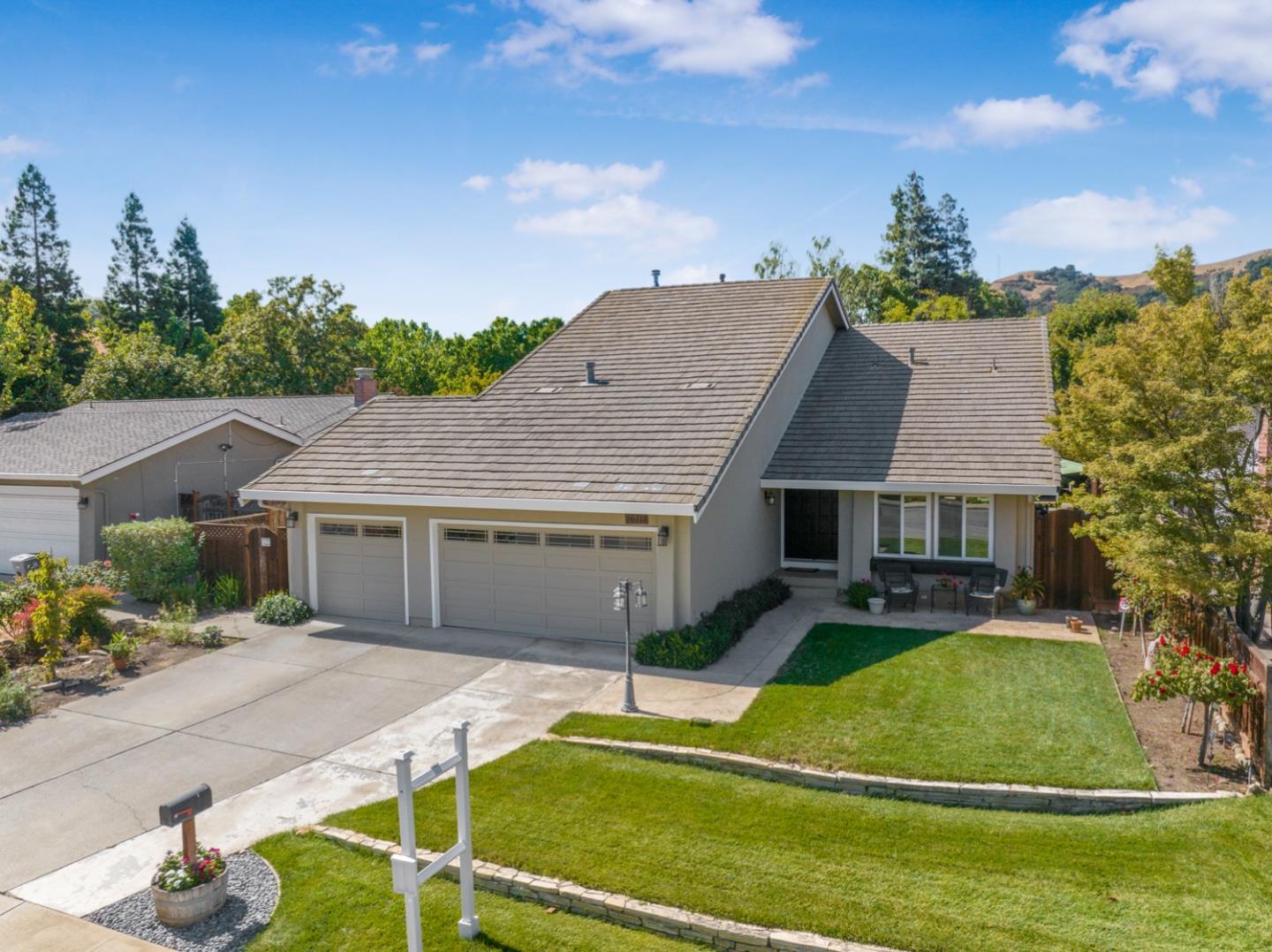 16711 Willow Creek DR