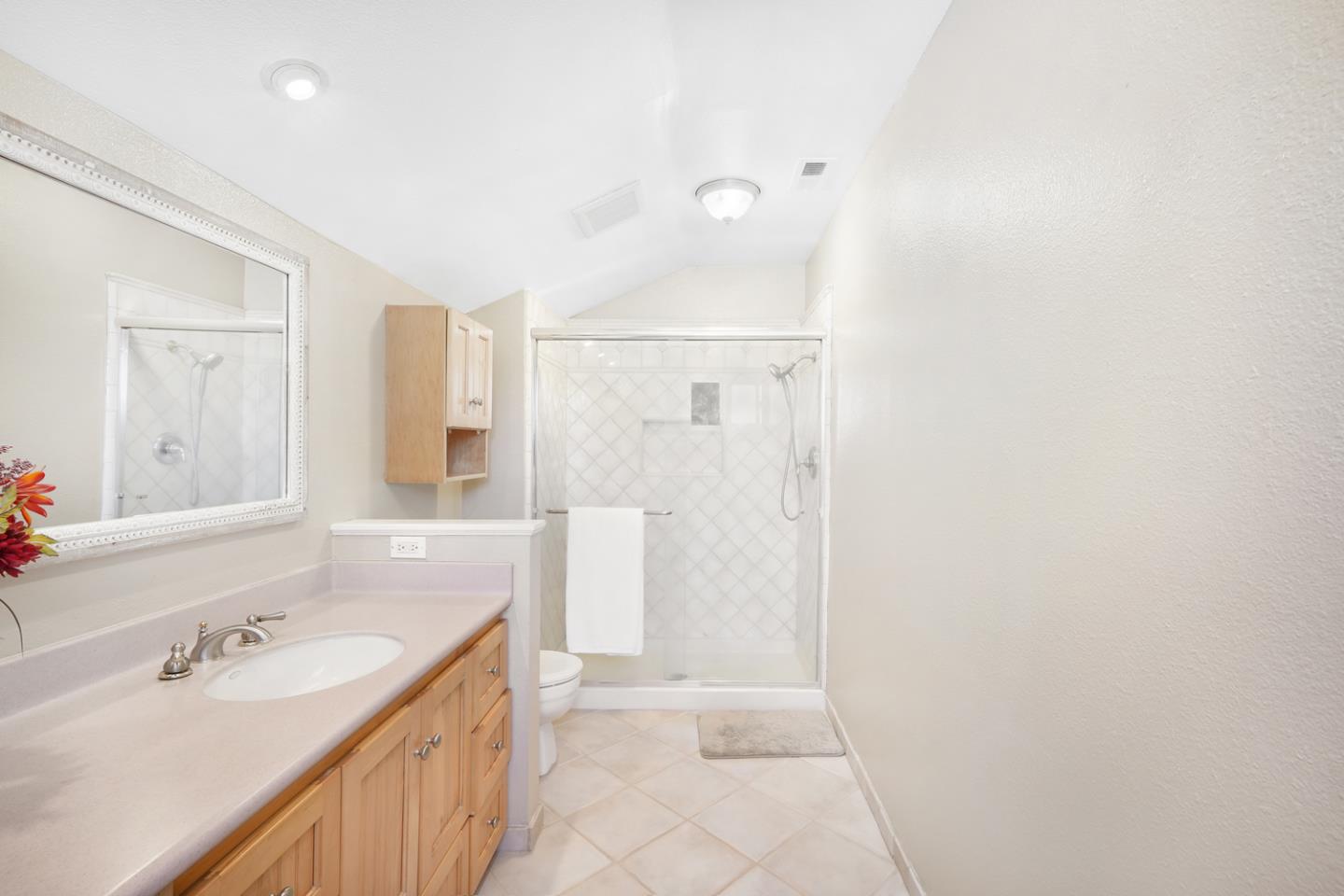 16711 Willow Creek DR