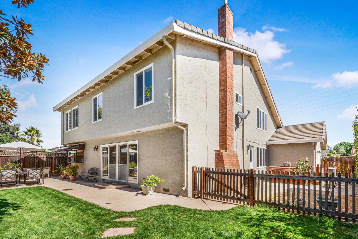 16711 Willow Creek DR