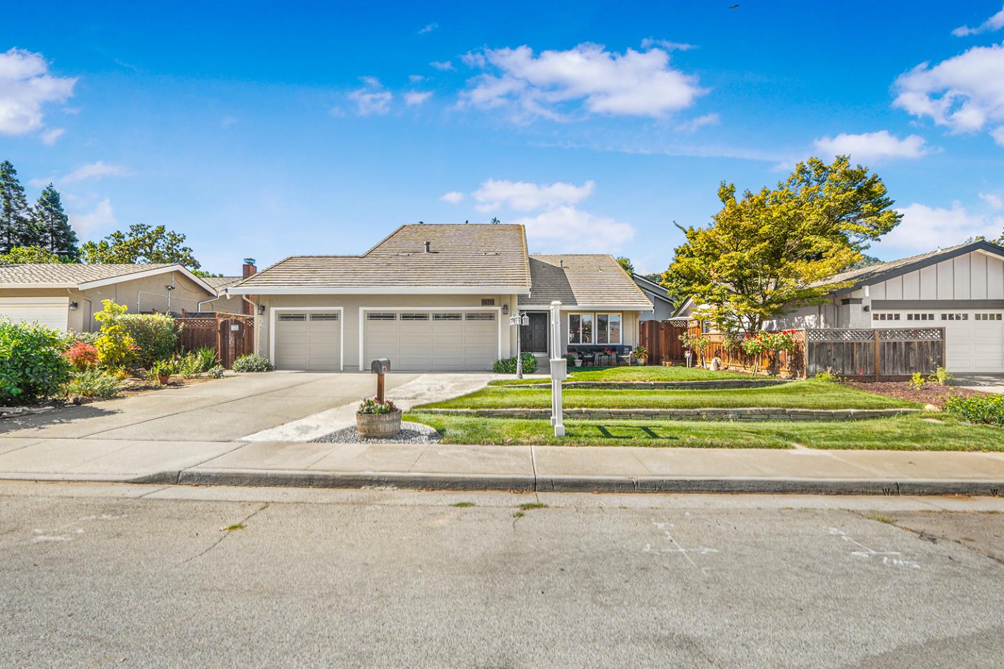 16711 Willow Creek DR