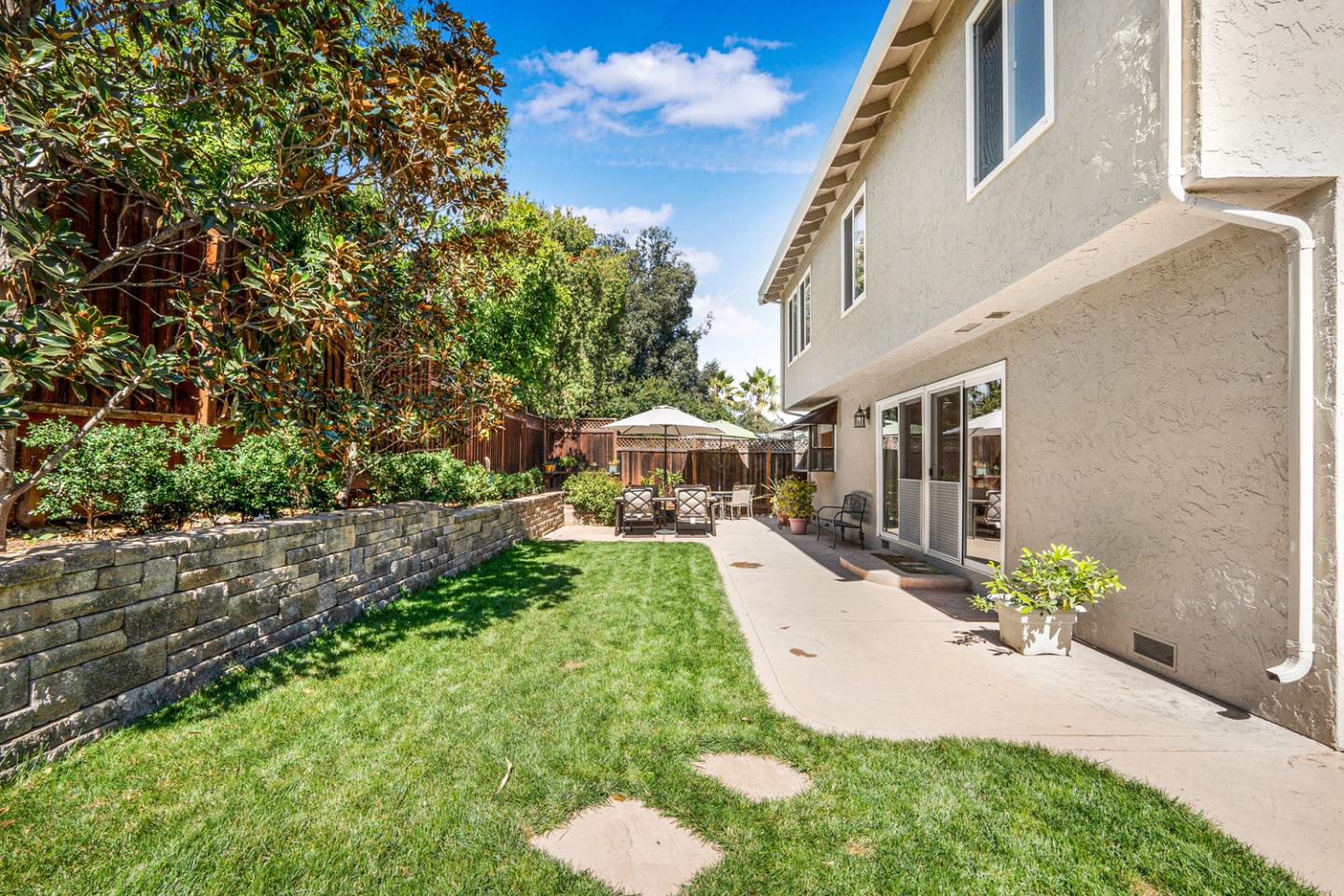 16711 Willow Creek DR