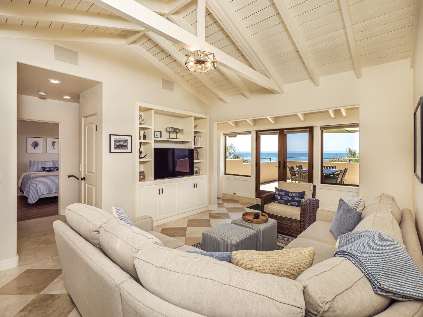 431 Beach DR