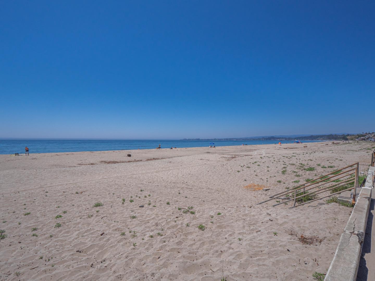 431 Beach DR