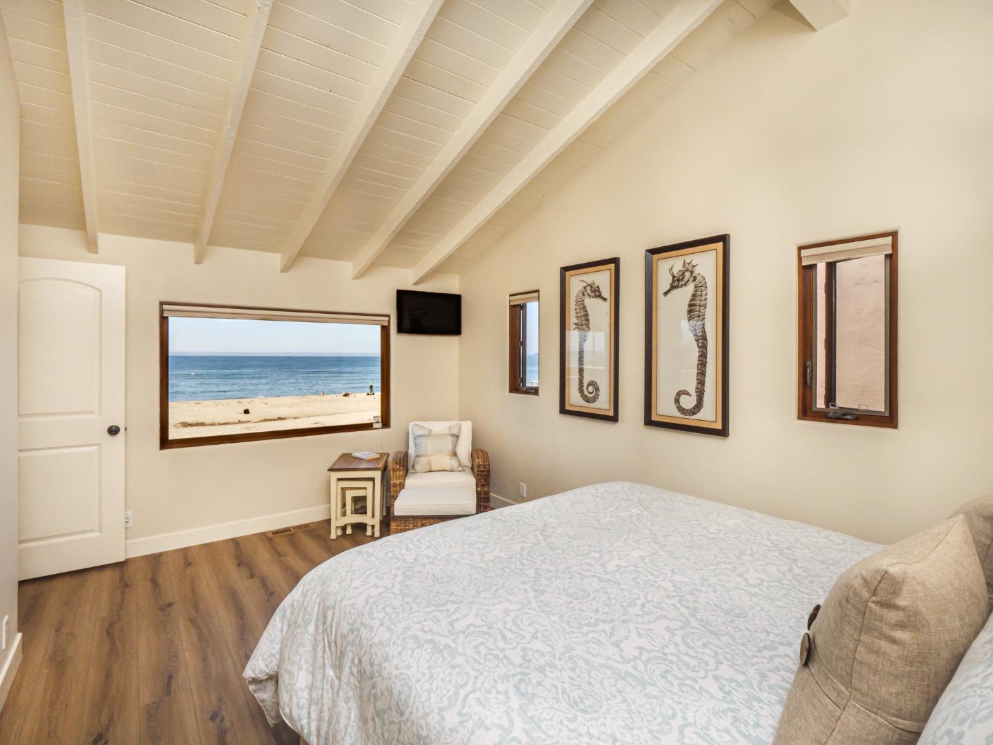 431 Beach DR