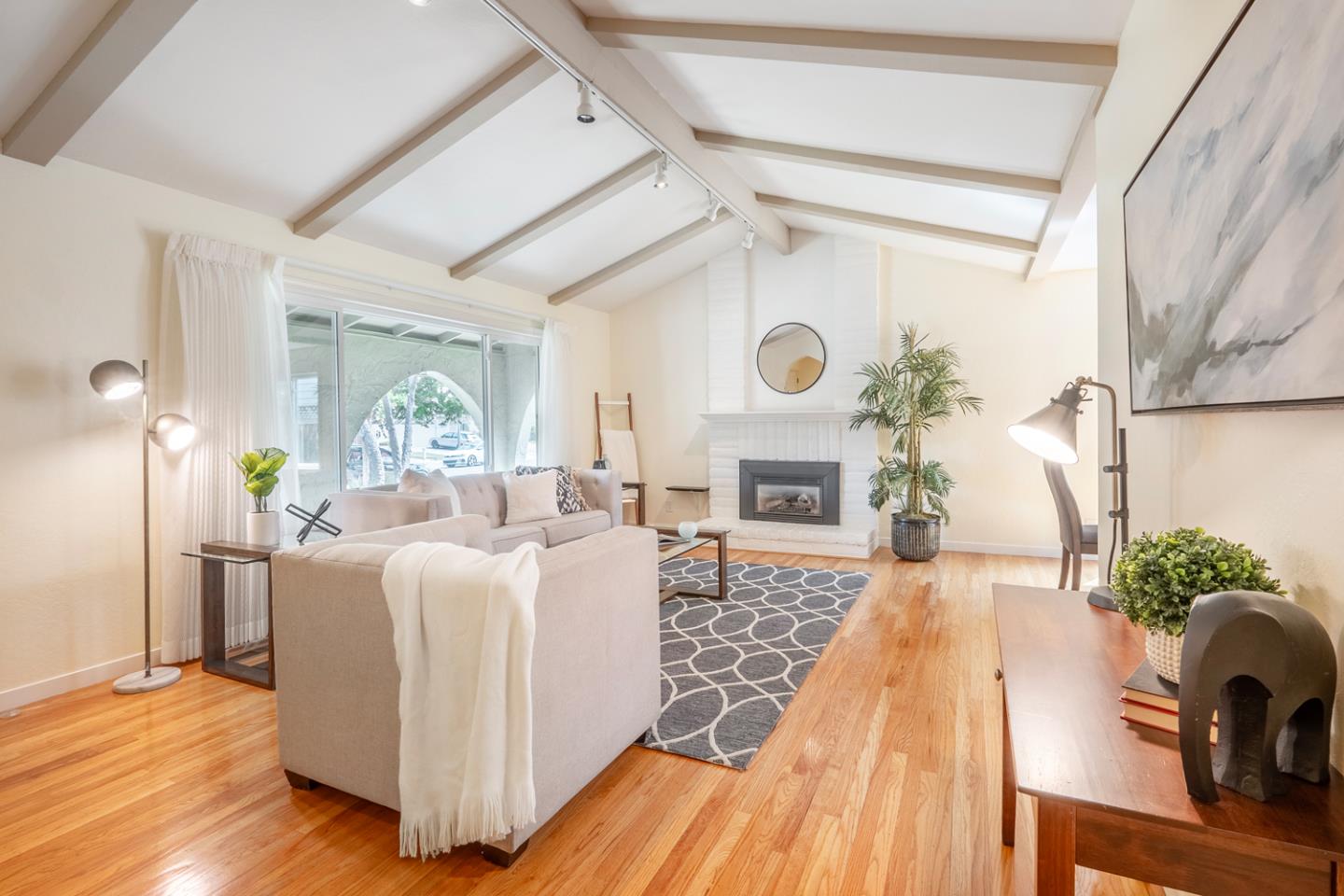 542 Canton DR