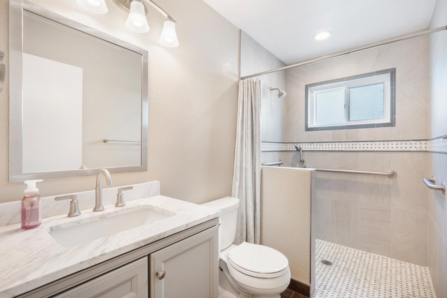 542 Canton DR