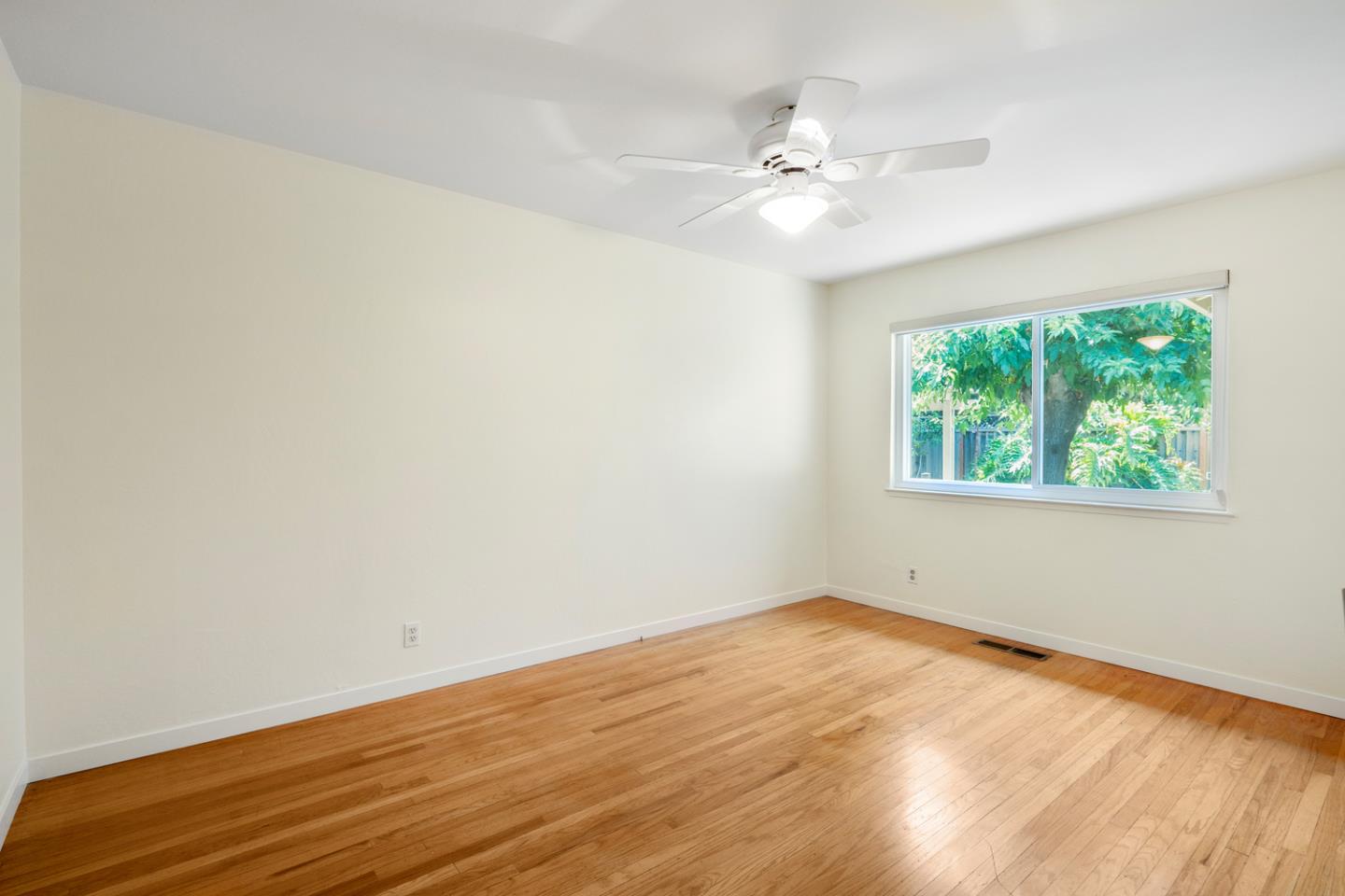542 Canton DR