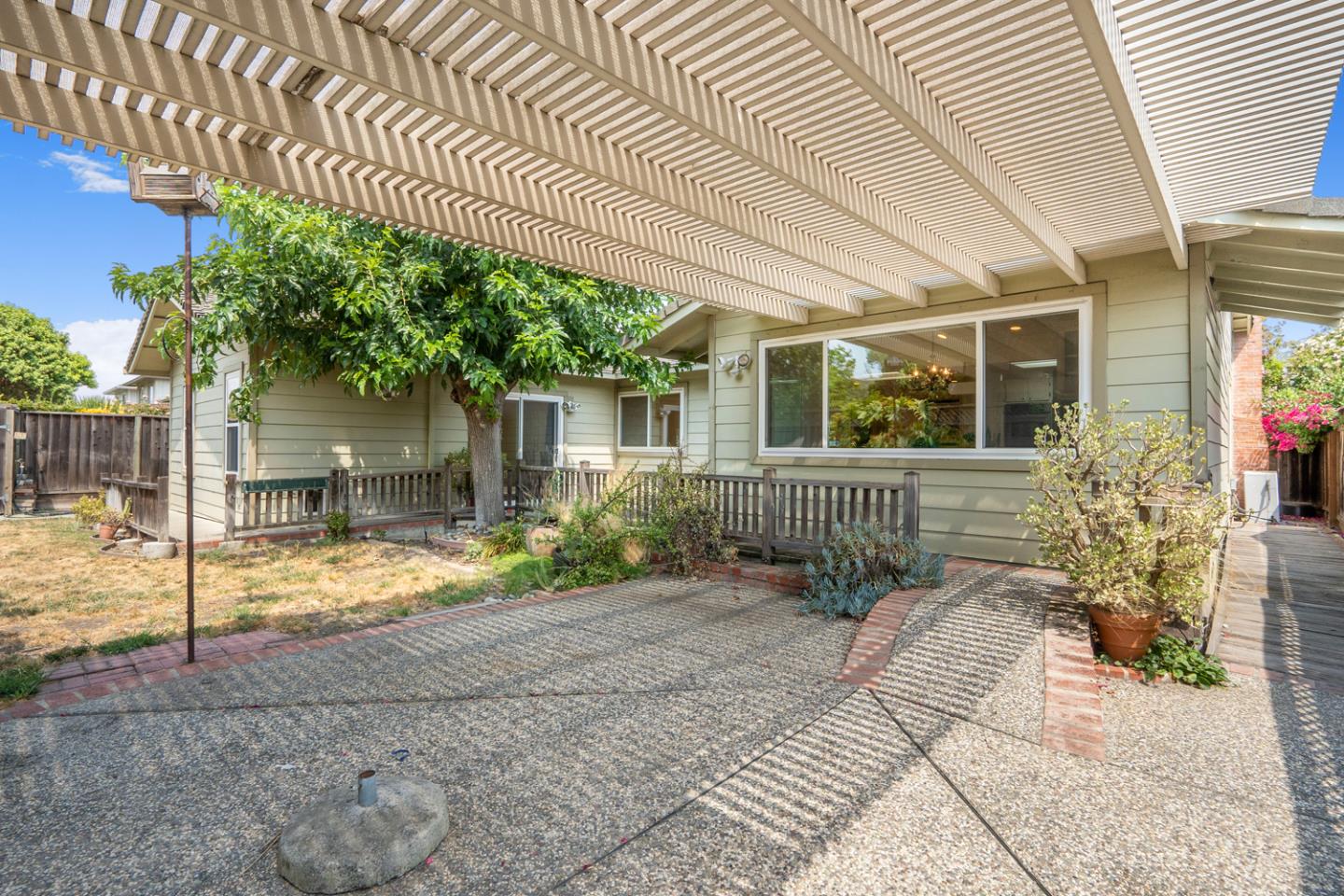 542 Canton DR