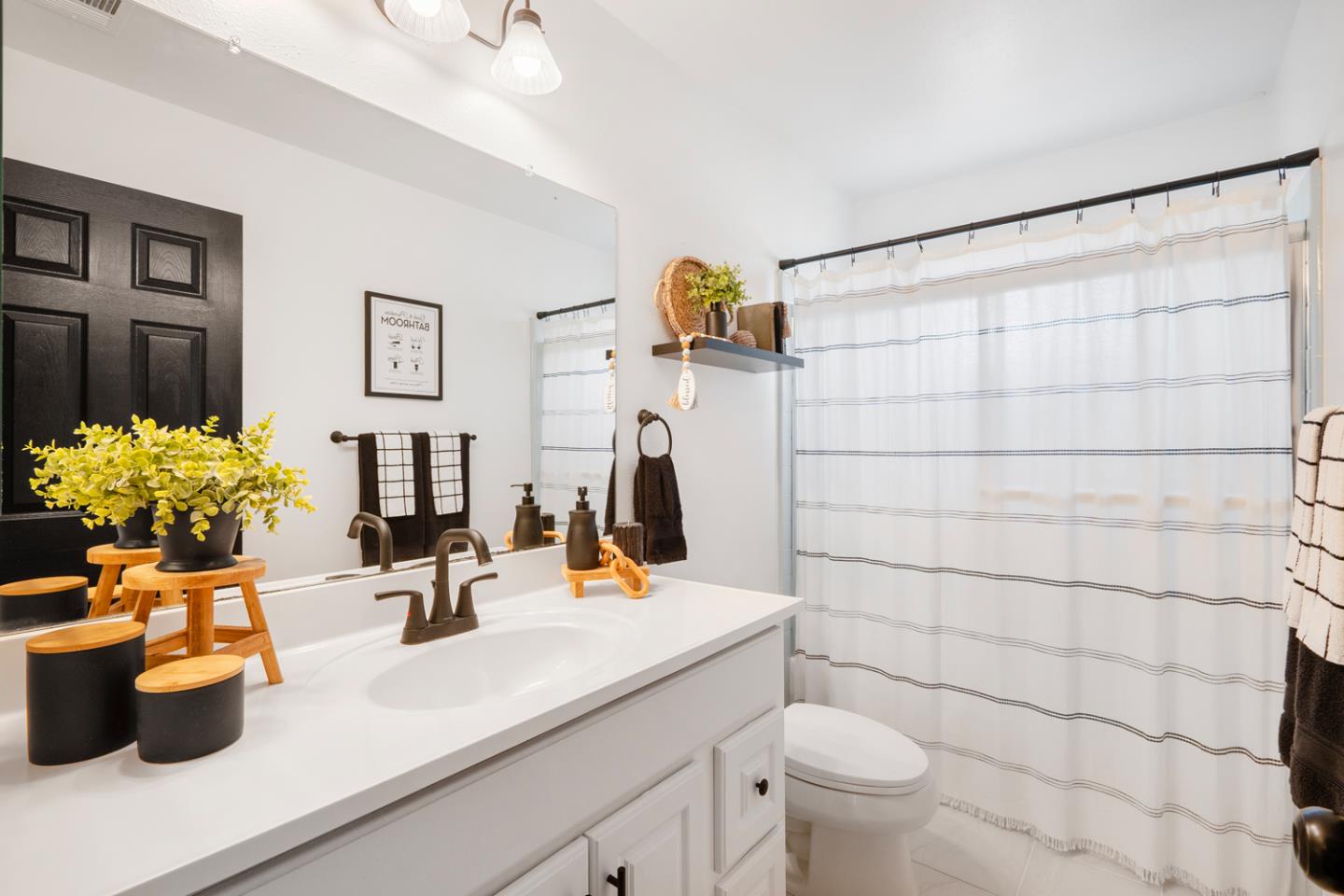 15900 La Porte CT