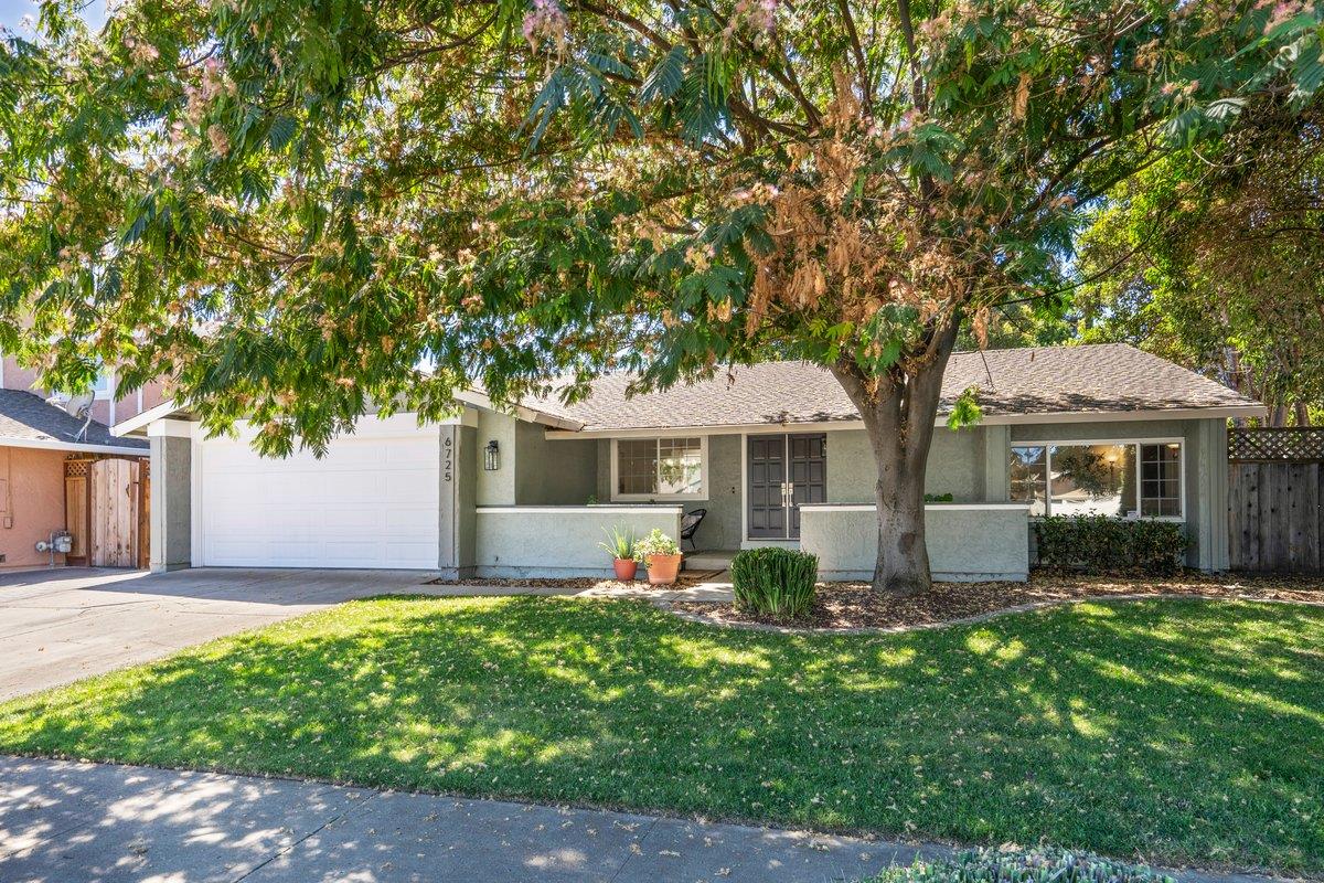 6725 Stephan CT