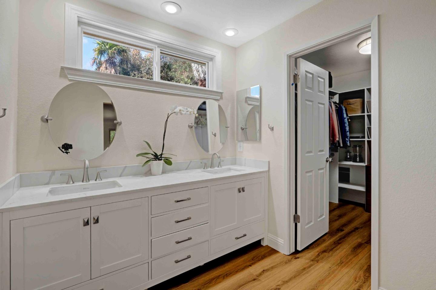 465 La Crosse DR