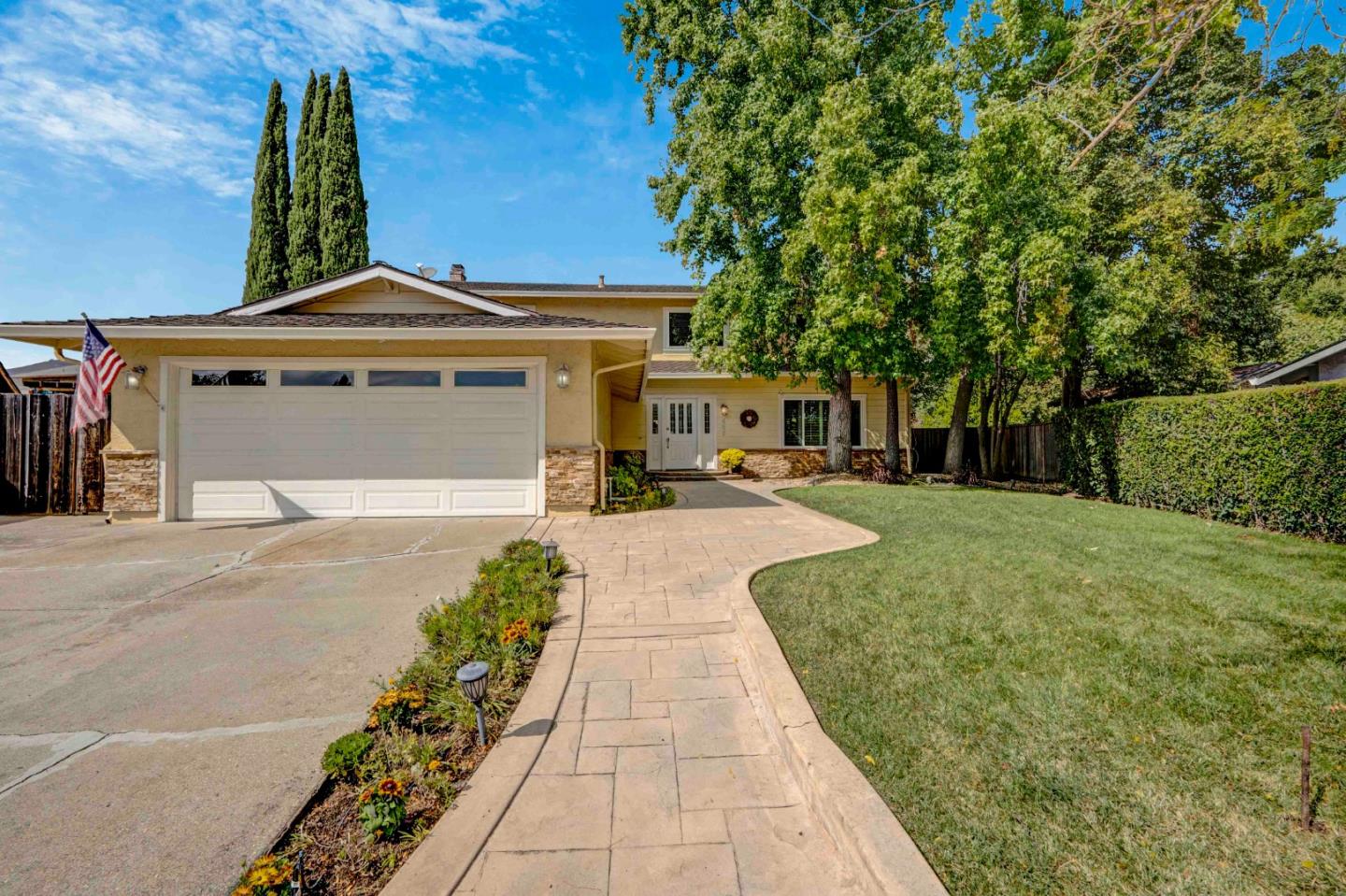 465 La Crosse DR