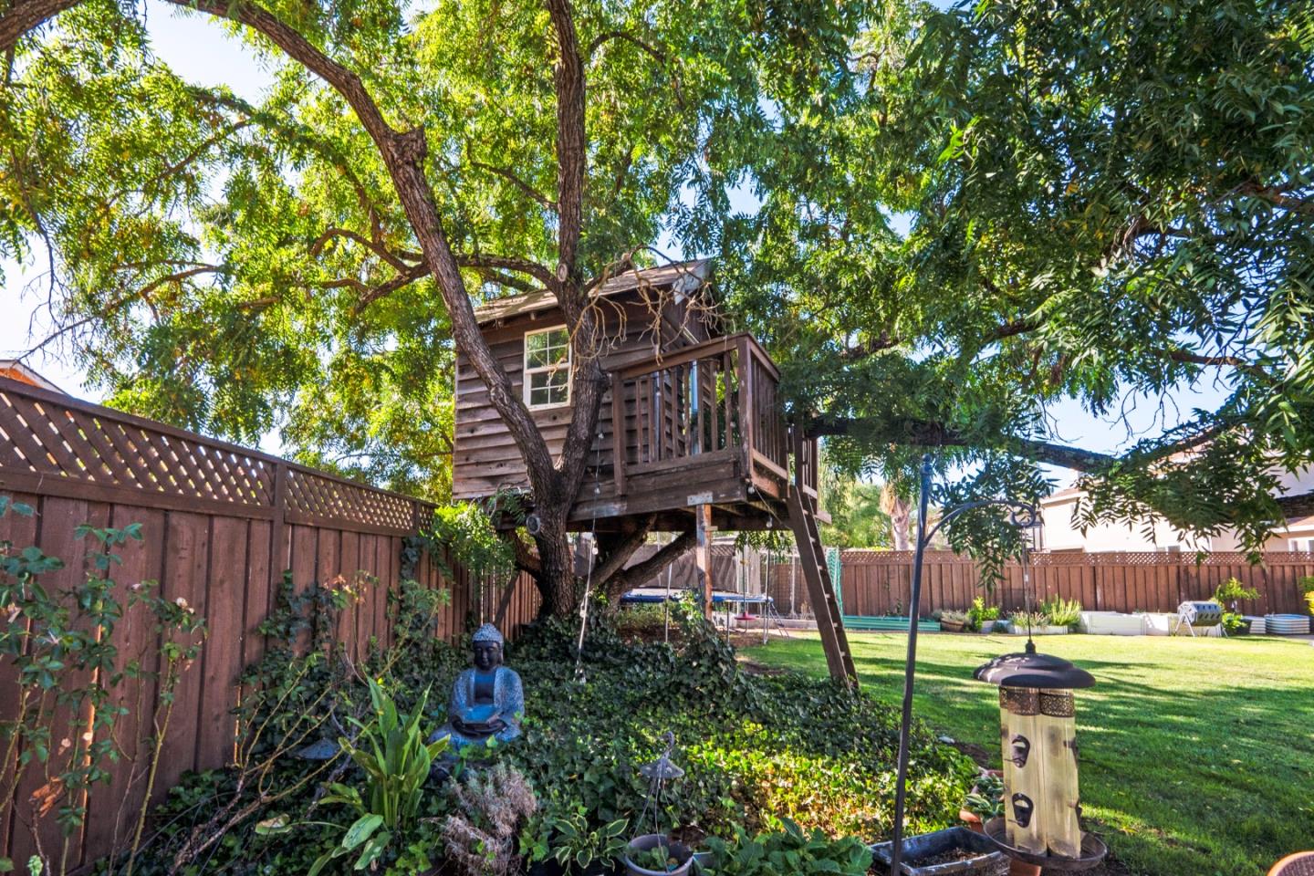 15645 Via Castana