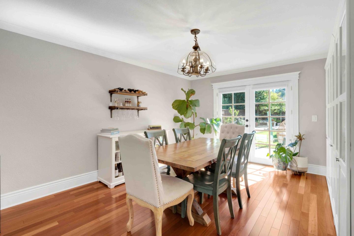 15645 Via Castana