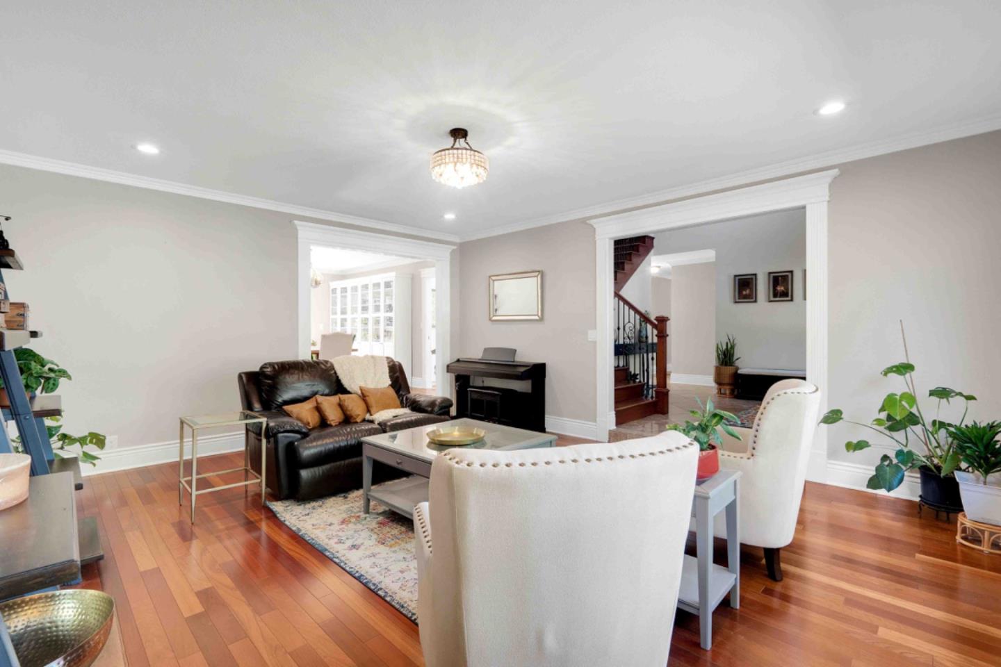 15645 Via Castana