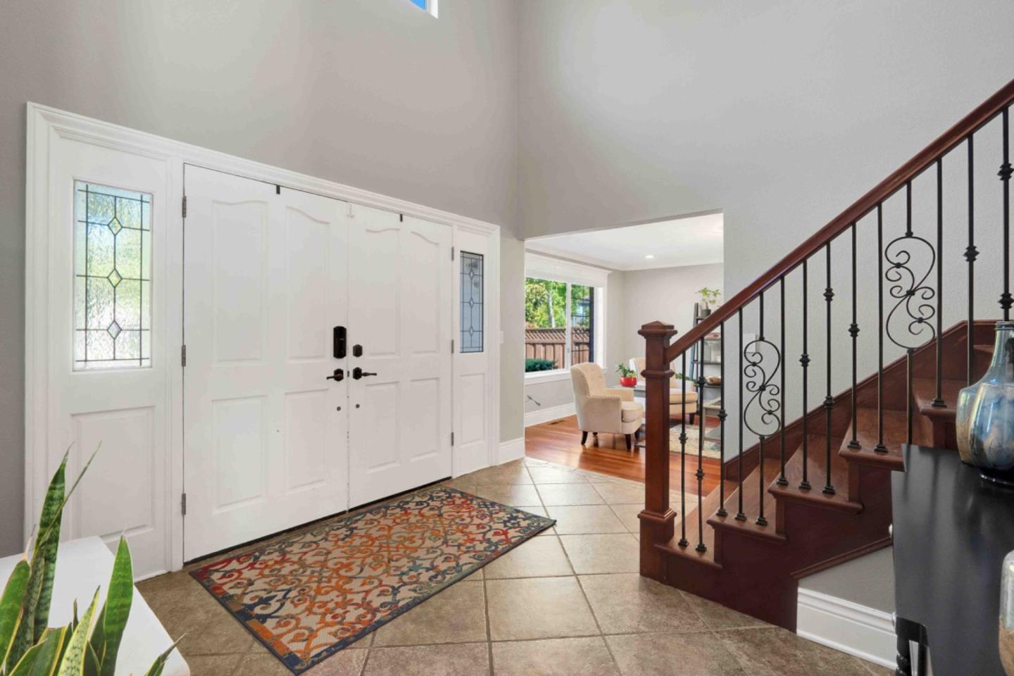 15645 Via Castana