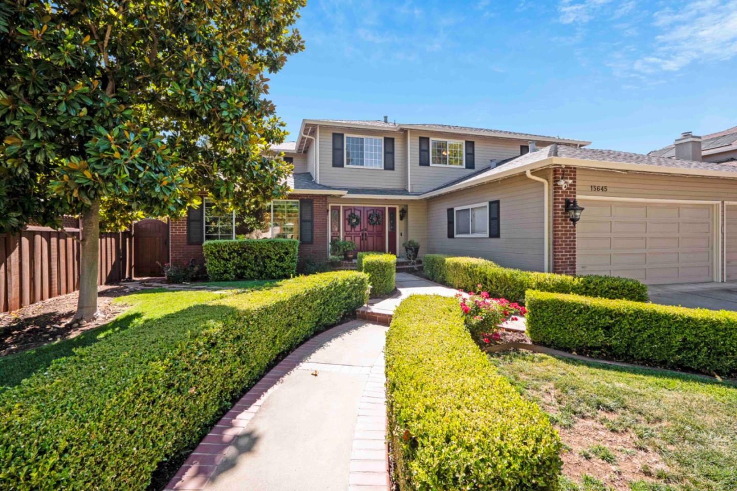 15645 Via Castana
