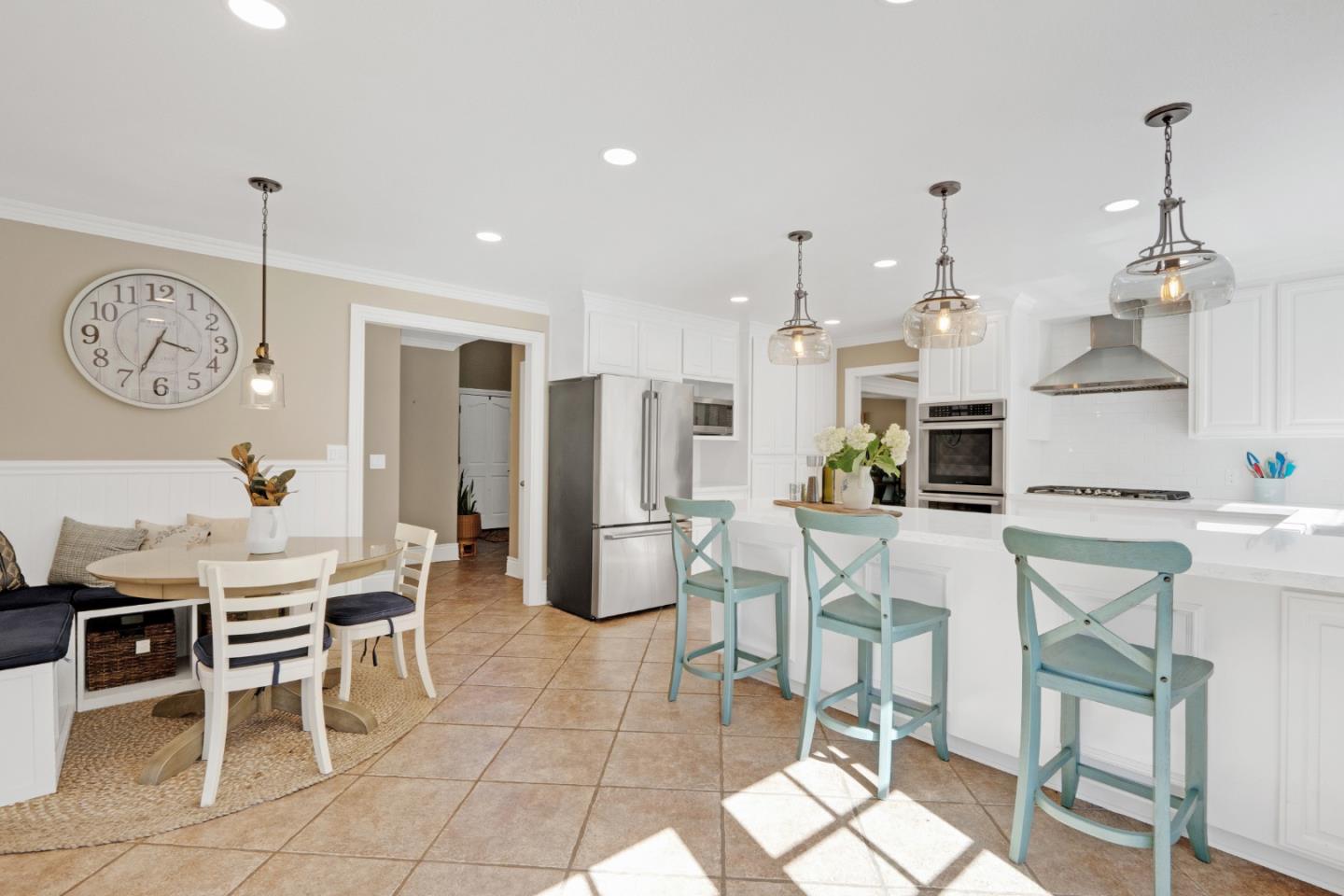 15645 Via Castana