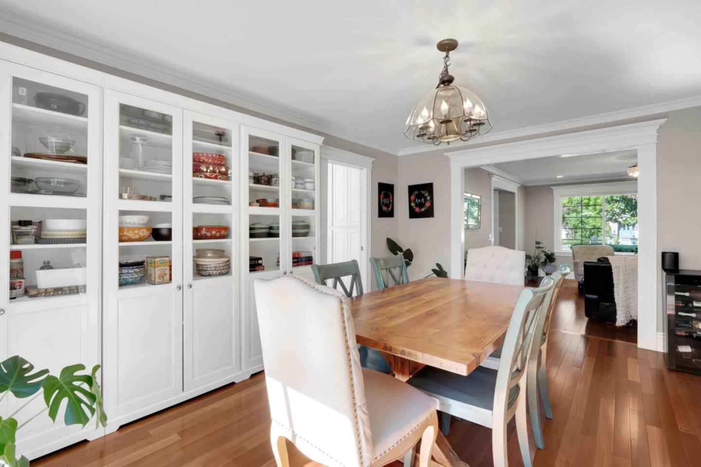 15645 Via Castana