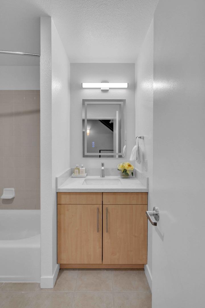88 Bush ST 2149