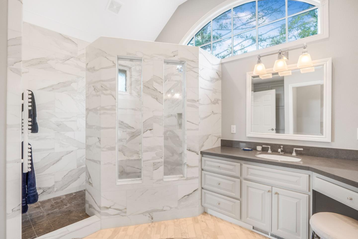 103 Carlino LN