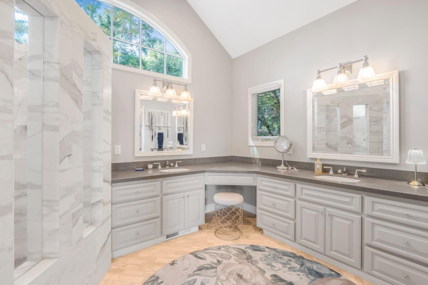 103 Carlino LN