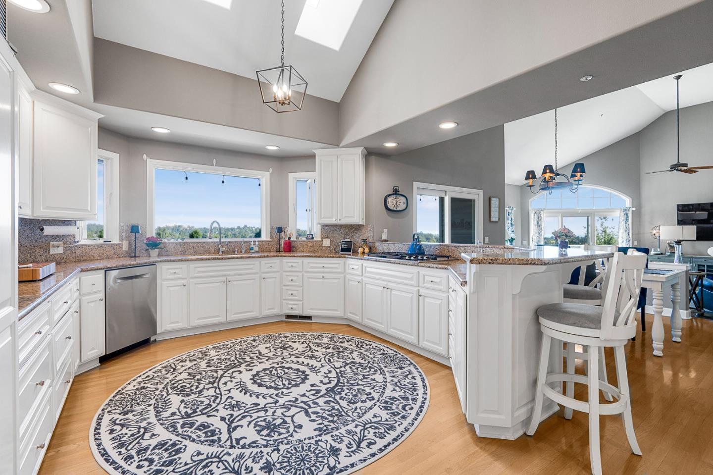 103 Carlino LN