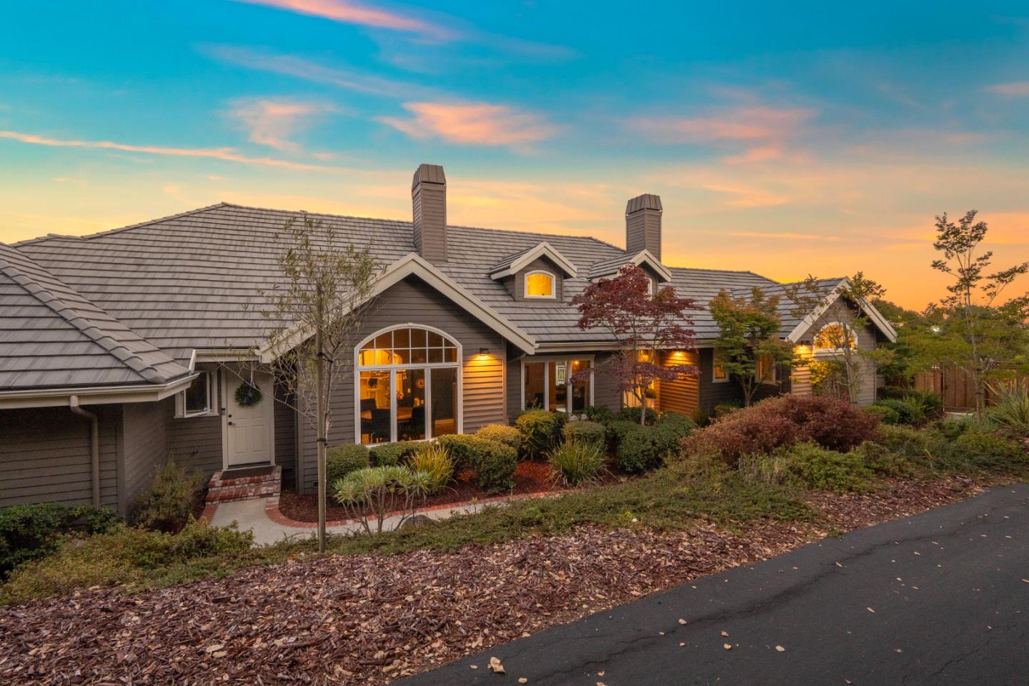 103 Carlino LN