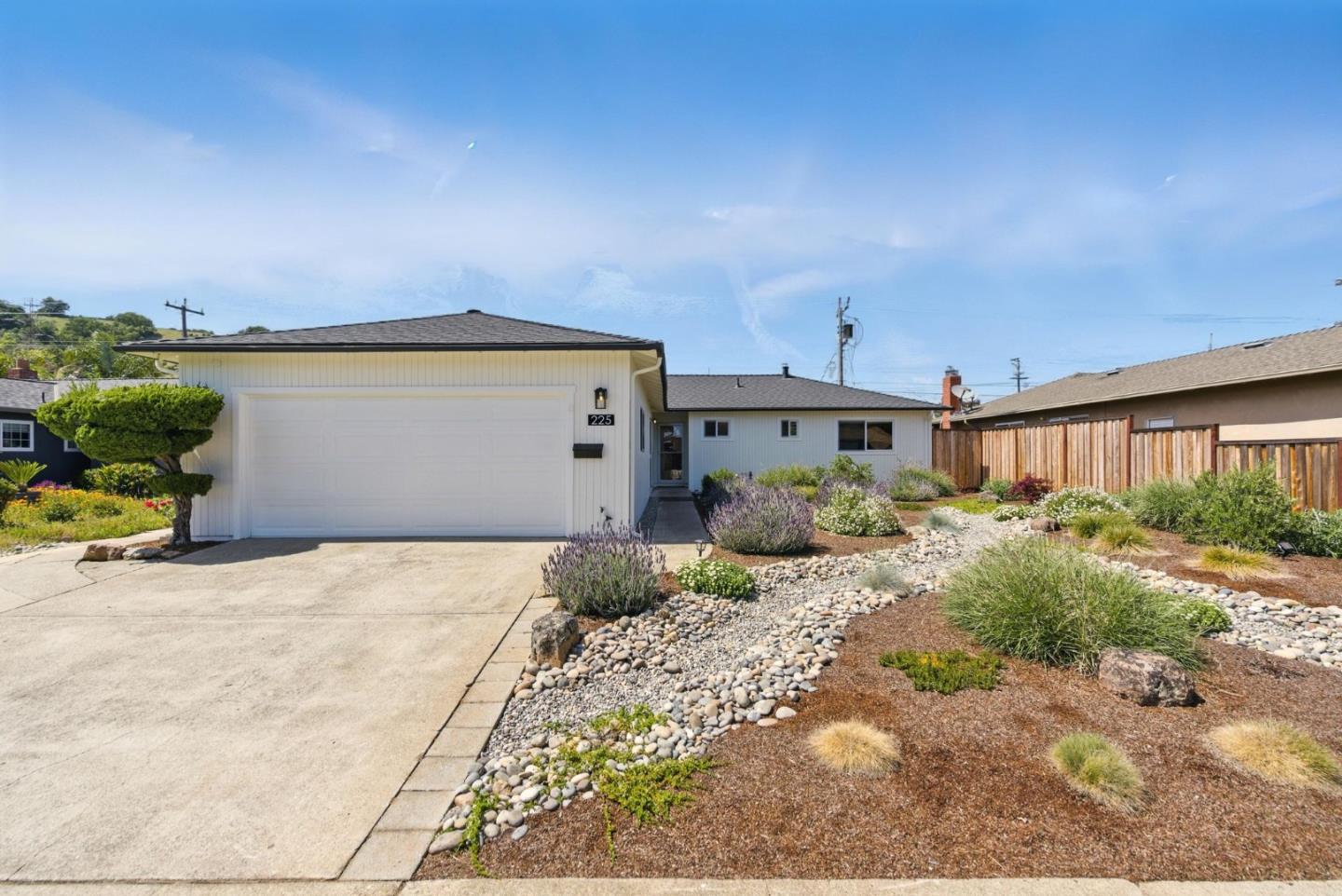 225 Longview DR