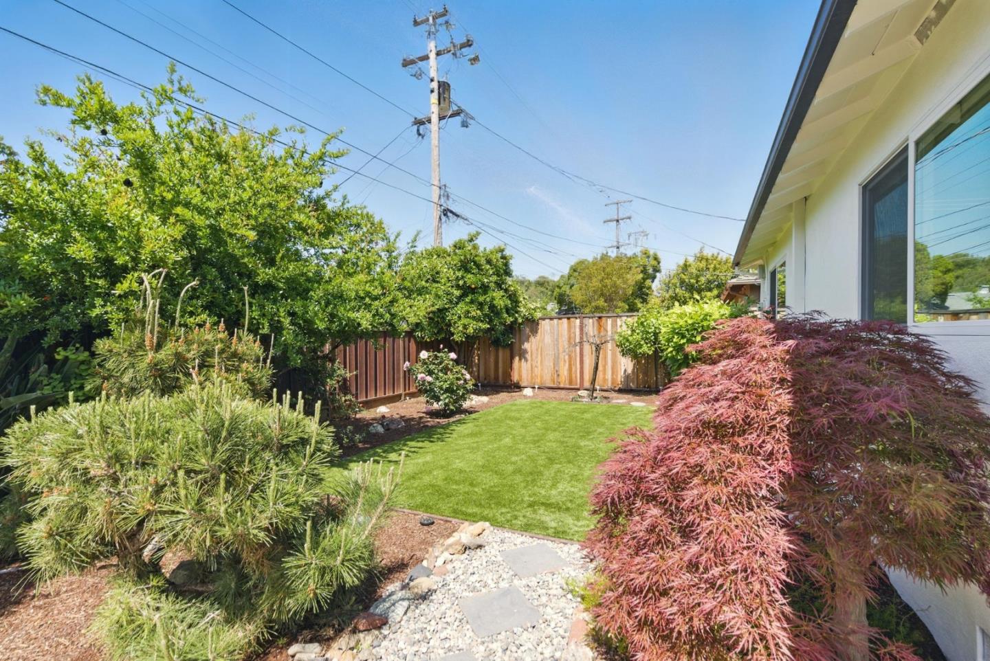 225 Longview DR