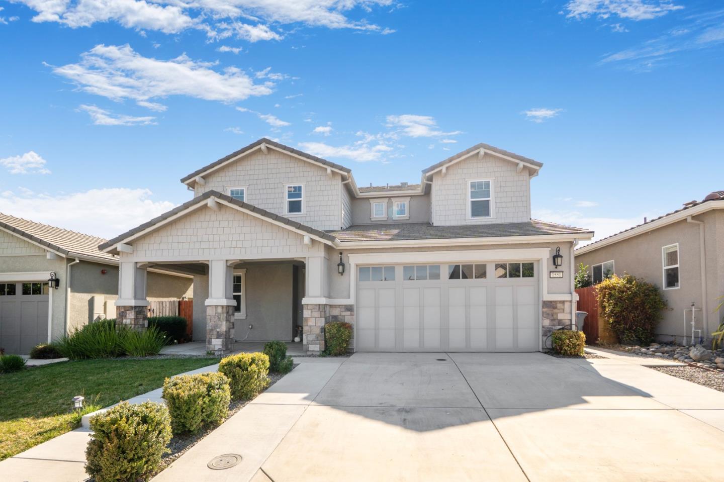 1551 Lily CT